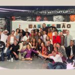 Juliana Alves Instagram - Parece um sonho. É foi real!
Uma sensação indescritível. Estar pertinho de um grande ídolo e participar de uma homenagem única. 
Assistam esse programa lindo!
Foi mágico.
Djavan merece!