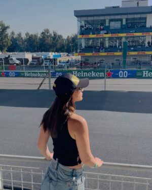 Fabiola Guajardo Instagram - La gran fiesta de México 🏎️💨 🏁
#invitedbyjohnniewalker @johnniewalkermx