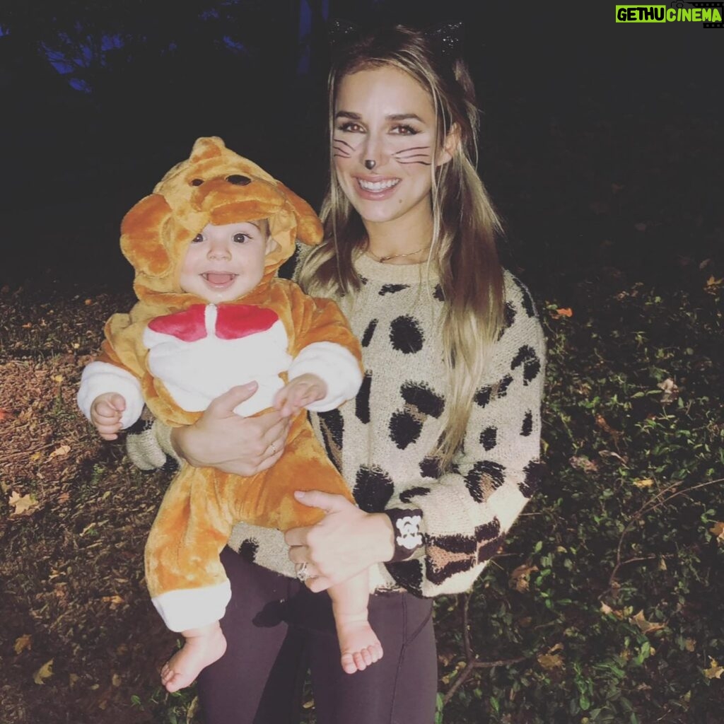 Jessie James Decker Instagram - Halloween over the years 🎃👻💀🎃👻