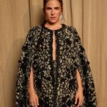 Karla Souza Instagram - "Me gustaría que entre industrias nos ayudáramos a visibilizar más las necesidades de los deportistas en México". Como 'Change Maker' de #MujeresDelAño 2023, #KarlaSouza nos revela cómo se preparó para interpretar a 'Mariel' en #LaCaída y los aprendizajes que se llevó a lo largo de esta experiencia. ✨
¡Lee más en nuestro link en bio! #GlamourWOTY