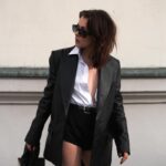 Anna-Maria Sieklucka Instagram - Jak się macie w tej listopadowej aurze, jakie są Wasze plany na nadchodzący tydzień?
Ja rozpoczynam kolejny tydzień prób teatralnych- przede mną dwie premiery, a o jakiej tematyce i z kim dowiecie się już wkrótce 🤍 
Pierwszy raz tworzymy dwa projekty jednocześnie, to duże wyzwanie. Nie mogę się doczekać grudnia!
.
.
.
#autumn #autumnvibes #streetstyle #style