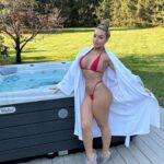 Mandy Rose Instagram - Enjoying my new @wellis.spa Monte Rosa Hot Tub wayyyy too much!! ☺️ 🛀🏿 it’s by far the best hot tub I have ever been in! Such a beautiful day 🙏🏻

@wellis.spa 
@wellisnewengland 
@usa_wellis 

#hottubs #spa #hottub #wellis #wellisspa #wellisnewengland #recovery #newyorkhottubs #connecticuthottubs #mandysacs
