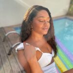 Juliana Alves Instagram - Hoje o calor foi de verdade no Rio de Janeiro 😅🔥☀️
Amostra do verão que já tá vindo aí!… Vamos refrescar que a semana promete!