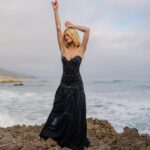 Katherine McNamara Instagram - Beach bum… 🌊🐚🩵