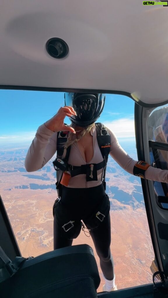 Kinsey Wolanski Instagram - Falling in love 🪂 

#skydiving #adventure #love #iloveyou