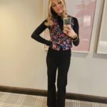 Fearne Cotton Instagram - Good morning Manchester. 👋
Clothing inspo is very much 80's snooker player today and I'm into it. 🎱
Its -2 here so a crisp and chilly start to the day. 
Very much enjoyed talking to the travel counsellors this morning. Now back down to London for the second talk of the day with @glamouruk and @samsunguk 
❤️