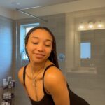 Zonnique Pullins Instagram - Refreshing my braids 💁🏾‍♀️ is so easy with @mielleorganics Rice Water Collection! 💕 Shop their $7 Black Friday Sale to grab your favorites and get FREE shipping!