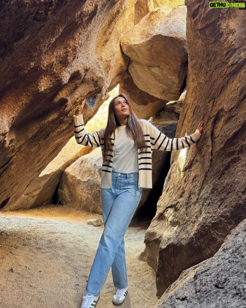 Daniela Calle Instagram - 🚗🗺️
Vegas
Joshua tree
Grand Canyon 
F1