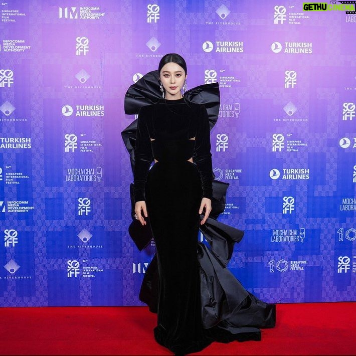 Fan Bingbing Instagram - This year, the Singapore International Film Festival proudly presents the Cinema Icon Award to Chinese superstar @bingbing_fan. 

Fan Bingbing is a Chinese actress and producer born in Qingdao, Shandong Province, China. One of her early films was the comedy-drama Cell Phone (2003) by Chinese director Feng Xiaogang, who also made I Am Not Madame Bovary (2016) in which Fan stars as the main protagonist. The latter role won her Best Actress at San Sebastián, Golden Rooster Awards and Asian Film Awards.

Fan has collaborated with Chinese filmmaker Li Yu on several films, notably Lost in Beijing (2007) and Buddha Mountain (2010). She was recognised for her stirring performance in Buddha Mountain with awards at Hundred Flowers, Golden Horse, Euro-Asia International Film Festival and Tokyo International Film Festival. Fan’s filmography extends to Hollywood blockbusters such as X-Men: Days of Future Past (2014) and the spy thriller The 355 (2022). Her latest film, Han Shuai’s Green Night (2023), premiered in the Panorama section of the Berlinale.

In 2014, Fan produced and starred in an 82-episode Chinese TV series, The Empress of China. She has also served as a jury member for Cannes and San Sebastián, among other international festivals. In 2017, she was included in Time magazine’s list of 100 most influential people.

In addition to Fan’s acting career, she is also actively involved in philanthropy, particularly through her Heart Ali project, helping children with congenital heart disease in remote areas.

Catch a selection of three films including the Singapore Premiere of her latest film, Green Night, at the 34th SGIFF. 

#SGIFF #SGIFF34 #fanbingbing #cinemaiconaward