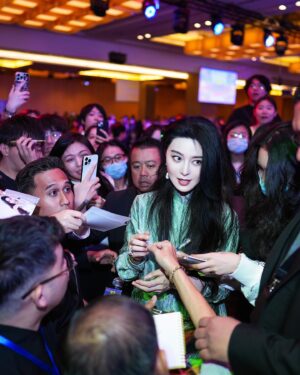 Fan Bingbing Thumbnail - 66.3K Likes - Most Liked Instagram Photos