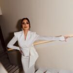 Amina Khalil Instagram - A few shots before the world premiere of our latest film ‘Shamareekh’ followed by the star-studded Vanity Fair party ‘Women In Cinema’..
📸 @soma_photography19 

This look was created by: 
Stylist: @mohamedashraff 
Dress: @dazluqofficial 
Jewels: @chopard 
MUA: @nohaezzeldinmua 
Hair: @alsagheersalons 

Lots of love, 
-A.