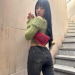 BIBI Instagram - 방울방울 귀여운 가방으로 미리메리크리스마스❤️ #Ad @burberry
