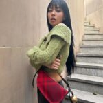 BIBI Instagram - 방울방울 귀여운 가방으로 미리메리크리스마스❤️ #Ad @burberry