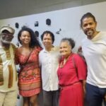 Juliana Alves Instagram - Obrigada, 2023 por tudo isso!
Mais um momento de encantamento! 
Djavan é gigante! Que show lindo!!
É muito amor!!!

Obrigada @beepsaude! 
Obrigada @evandrorius e @djavanoficial por me receberem e depois receberem minha família com tanto carinho. 
Que emoção!!! 🤍