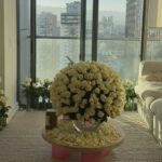 Macarena Achaga Instagram - regalar flores nunca pasa de moda. 
llenarle la casa de flores a tu novia, menos.