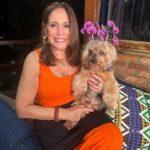 Susana Vieira Instagram - Como é bom chegar em 🏠 !!! ❤️🐶