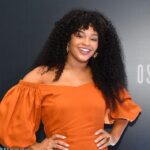 Juliana Alves Instagram - E chegou a semana que tanto aguardávamos! 
Ontem foi a pré estreia de “O Sequestro do Voo 375” em São Paulo. 
Foi emocionante reencontrar a equipe e tantos colegas de jornada e perceber a emoção do público com nosso trabalho! 

A partir de amanhã vocês vão conferir nos cinemas de todo Brasil esse longa baseado em caso impressionate e real da década de 80.

Direção @marcusbaldini Produção @estudioescarlate 
Distribuição @stardistributionbr 

ATENÇÃO PASSAGEIROS, embarque no portão 07/12 ✈️

Fotos @nicolausatudifoto   acervo pessoal