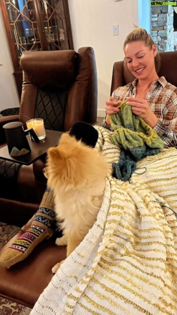 Katherine Heigl Instagram - Just tried on these cozy knitted socks and I'm in love. Waffles is also a fan! By choosing Fazl knitwear at NewLaneRoad.com, you're supporting a beautiful cycle of giving. From providing food and shelter for orphaned children to empowering women with fair wages, every purchase makes a difference. Each piece tells a story of tradition and skill, crafted by the talented hands of some amazing women in the Himalayas. So now you can be warm and stylish this winter! @newlaneroad

#NewLaneRoad #NLRM #Knitwear #Fazl