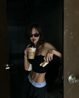 Keerati Mahapreukpong Instagram - 🖤☕️