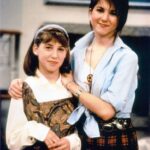 Mayim Bialik Instagram - Just refound this. You’re welcome 😂 #tbt @jenniferaniston