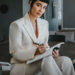 Esmeralda Pimentel Instagram - El arte de escribir, de inspirarte, tal vez se te ocurra un poema, una frase o un cuento…
Esmeralda Pimentel nos platica sobre sus proyectos y sus sueños a través de la nueva colección de MONTBLANC. 

Encuentra en esta edición de marzo a las mujeres influyentes del año y todo en moda, belleza y accesorios en los SPRING NEWS. 

No te pierdas de todo nuestro contenido en nuestra edición impresa, GRAZIA.MX y todas nuestras plataformas digitales. 

Agradecemos a @jwmarriottmx Polanco, todas las atenciones prestadas para la realización de esta producción.