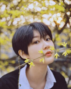 Kim Sae-ron Instagram - 🌼