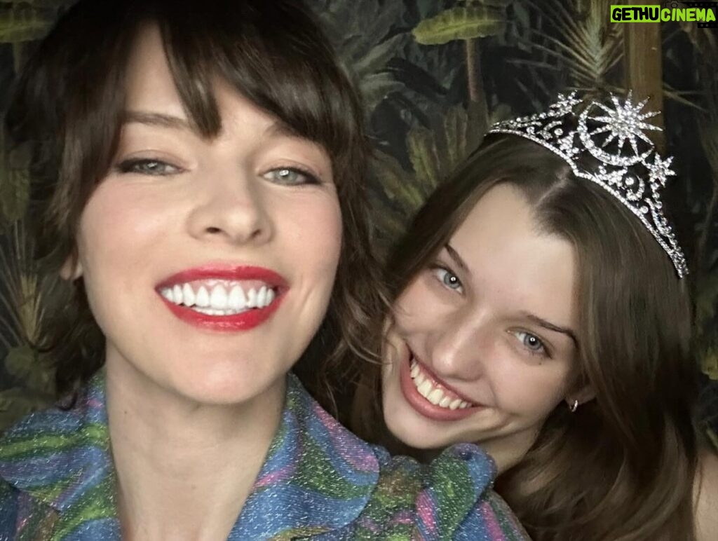 Milla Jovovich Instagram - Mother is 40-ate today, everyone bow down cause i’m still eating (a little too much)😏🥳
