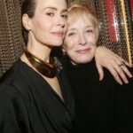 Sarah Paulson Instagram - I’ve typically been separated from my person on these kinds of nights. Not this time. Deserves the grid. 
@hollandvtaylor
📸 @bruglikas