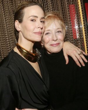 Sarah Paulson Instagram - I’ve typically been separated from my person on these kinds of nights. Not this time. Deserves the grid. 
@hollandvtaylor
📸 @bruglikas