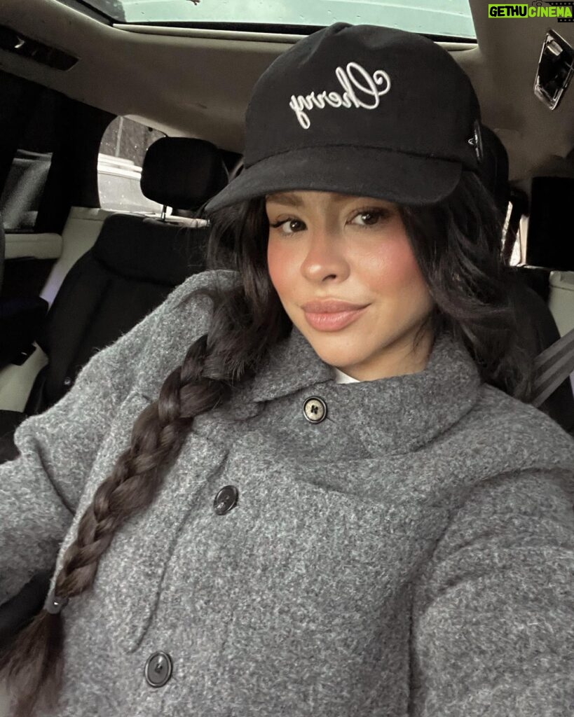 Cierra Ramirez Instagram - raise your hand if you’re a silly goose like me & leave christmas shopping to the last minute 🙋🏻‍♀️