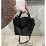 Nozomi Sasaki Instagram - ❤︎
今日も、#iNtimite ブランドBookのbag！ベビーカーにもフックを付けてかけてる。
撮影終わって少し休憩☕️
こういう時間も大事👍