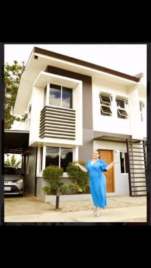 Karla Estrada Instagram - Magandang bahay para sa masayang buhay! 

Visit Crown Estates, Alang Alang Leyte 
And have a Beautiful, Liveable and Affordable home for you and your  family!🤍🤍🤍 

Murang nang magkabahay sa Crown Estates
Lalo na ngayong pasko!