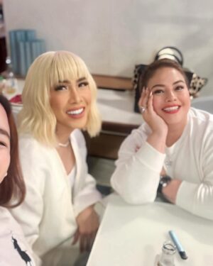 Karla Estrada Instagram - Happy Anniversary @reginevalcasid  and @ogiealcasid 🤍🤍 much Love for you both .❤️❤️