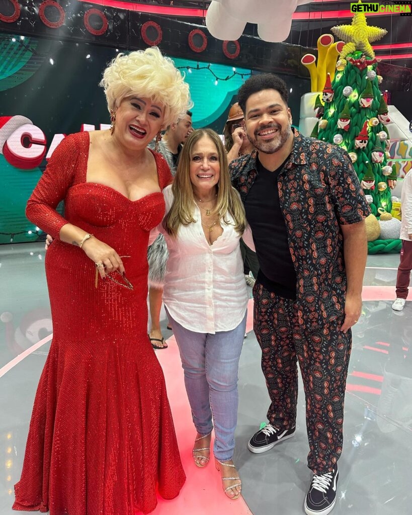 Susana Vieira Instagram - Querido @marcosmion, família Mion e amigos do programa  @caldeiraocommion … É sempre uma alegria estar com vocês! Obrigada! ✨ 
Feliz Natal, amores! 🙏🏻❤️🎄🎅🏻