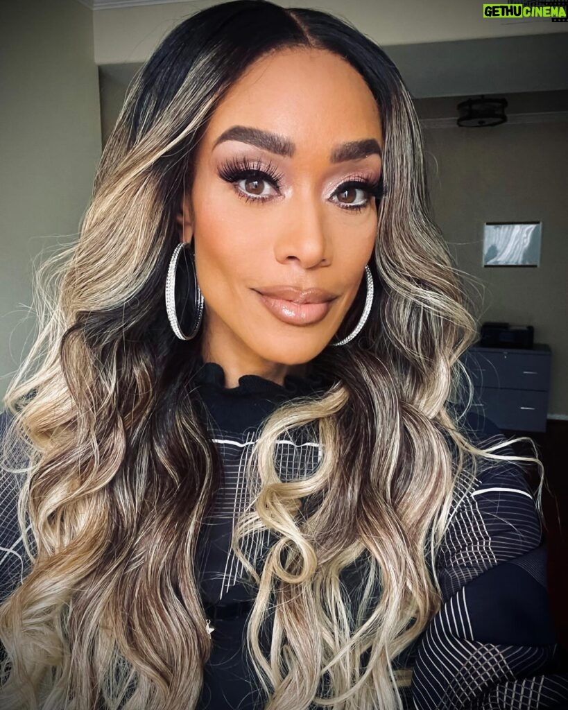 Tami Roman Instagram - Show up for the people who show up for you PERIOD 💛
Glam @star4makeup
