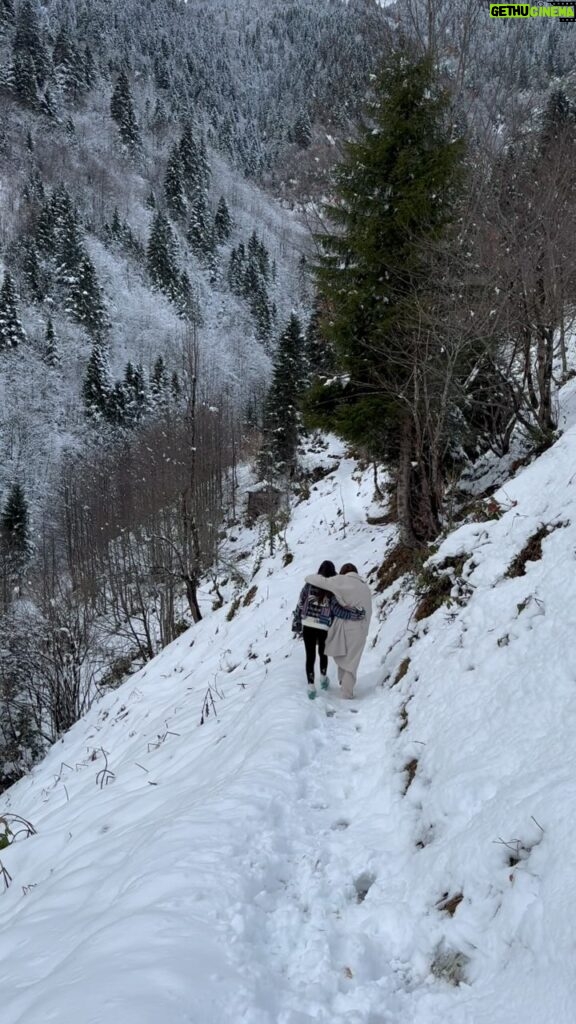 Rabia Soytürk Instagram - Bestle best gün☃️❤️