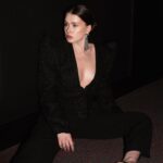 Anna-Maria Sieklucka Instagram - Drodzy!
Tego, co dla Was najważniejsze. By czas płynął Wam zgodnie z Waszymi wartościami. Otaczajcie się jakościami, które współgrają z Waszym sercem. Życzę Wam odnalezienia swojej ciszy, wsłuchania się we własne „ja” i otulenia się nim, pełni miłości. Trwajcie przy sobie, wiedząc kim tak naprawdę jesteście.
Wasza Ama 🤍

Beloved!
Wish u everything what is most important. Let the time flow in accordance with your values. Surround yourself with qualities that resonate with your heart. I wish you to find your silence, listen to your own inner voice and wrap yourself in it filled with love. Stay with yourself, knowing who you really are.
Yours Ama 🤍
.
.
.
#merrychristmas #christmas #wishes #beyourself