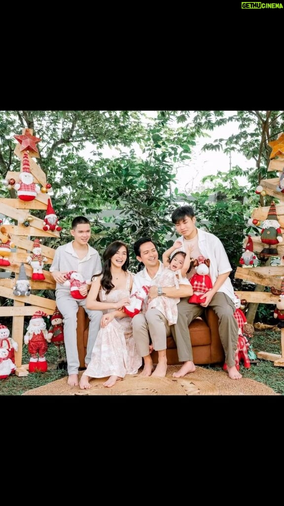 Jennylyn Mercado Instagram - Merry Christmas Everyone ❤️🎄
@niceprintphoto