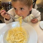 Jésica Cirio Instagram - MI SEMANA ✨
1- Divertidas con Chlo 😜
2- Selfie 🤳🏻
3- Ama los fideos 😂🍝
4- Piquito 😚
5- Dame café siempre ☕️