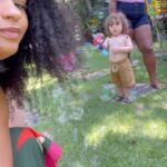 Juliana Alves Instagram - Carrosel de emoções natalinas!
Voltamos a nos reunir com essa família aqui também! 

Nosso elo é tão forte que nada consegue nos dispersar por muito tempo. Esse foi o exemplo que minha mãe mostrou com sua própria história. 

Obrigada, 2023 Valeu muito! 

#natal #familia #mae #Alves