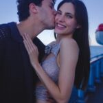 Macarena Achaga Instagram - vivimos en el futuro 🥹 y aquí en Australia ya es 1ero de enero -desde hace rato- y no podría pedir nada más que tener a mis personas favoritas todas juntas 💕💕💕 
gracias por acompañarnos en otro año de huracán macarena 🌪️

@santiagoachaga & @ren.soifer todo es mejor con ustedes 💘