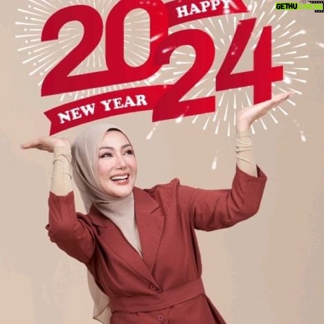 Erra Fazira Instagram - Erra dan Captain Dolphin mengucapkan Selamat Tahun Baru 2024! 🥳🎉

Alhamdulillah kita sampai juga ke tahun baru 2024! 🤲🏻

Semoga di tahun ini kita diwarnai dengan lebih banyak kegembiraan, kebahagiaan serta kesihatan yang baik. Semoga segala perancangan kita pada tahun ini diberkati dan beroleh kejayaan. 🤲🏻😊

Aminnn... 💐