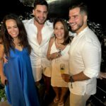Susana Vieira Instagram - Obrigada Vidigal pelo carinho! Festa linda do @mirantedoarvrao com a linda anfitriã, minha sobrinha @biancavsack! 
Feliz Ano Novo! Vem 2024! Estou pronta pra você! 🤍🥂✨🎉