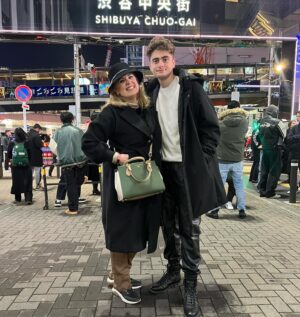 Erika Buenfil Instagram - Feliz año.  Amor , salud , trabajo y prosperidad.  Bendiciones.#Tokyo