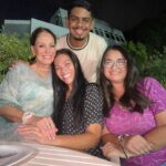 Susana Vieira Instagram - Um dia para ficar na memória. ❤️🥰🌺 #fãclube #amovoces 🍾🥂🎂🌹🎉💐🪅🎆