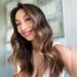 Jeannie Mai Instagram - Your weekly shot of dopamine awaits tonight #RaidtheCage 9/8c on @cbstv 😛👜💰