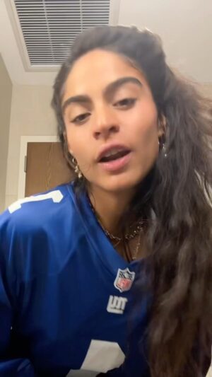 Jessie Reyez Instagram - Phone full of options, bank full of bills 
Don’t do it cuz I need to, I do it for the thrill 

x 10 for good health and wealth 🧘🏽‍♀️
