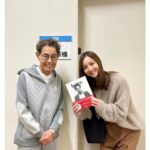 Nozomi Sasaki Instagram - .
昨夜のドリフを見てくださった方々、ありがとうございました！
憧れの加藤茶さんに本をいただきました🥹
過去にザ・ドリフターズの映像を何度も観ていました！本当にカッコいい！
お会いできて光栄です✨

#加藤茶 さん