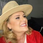 Erika Buenfil Instagram - Las personas más importantes no se buscan la vida te las presenta 🌹