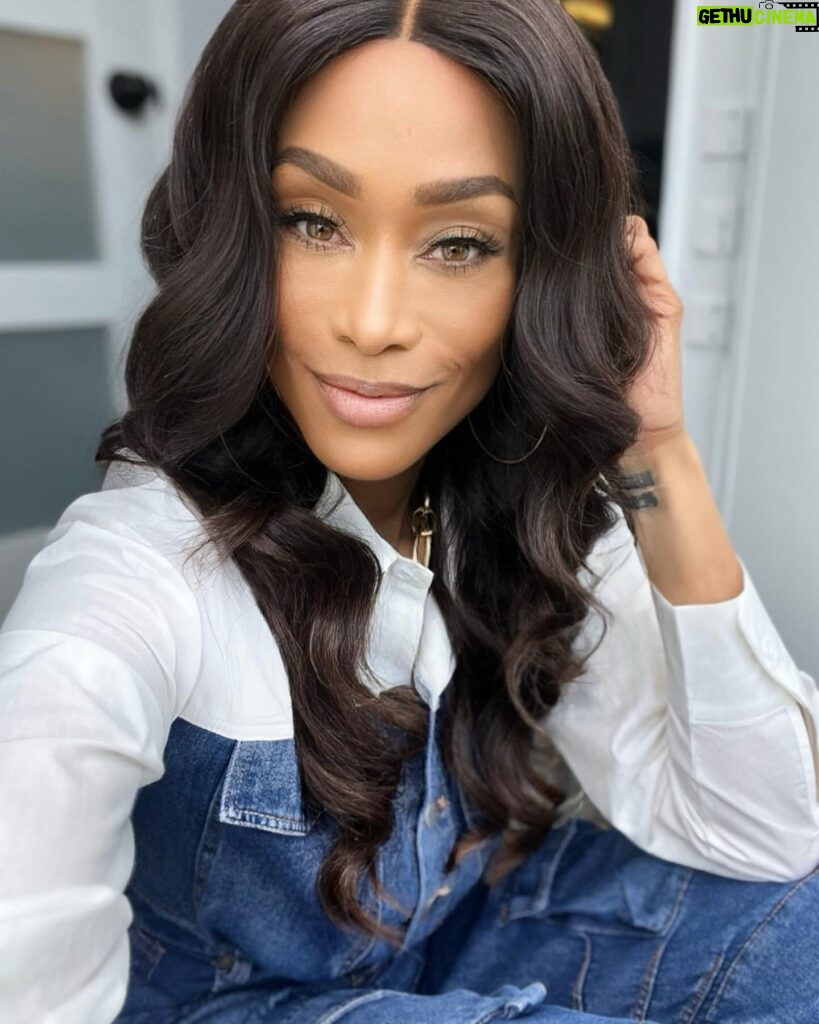 Tami Roman Instagram - “Darlene” has entered the chat. 

Squad: @boutiquehush @letbeauty1 #Rose #D2BF